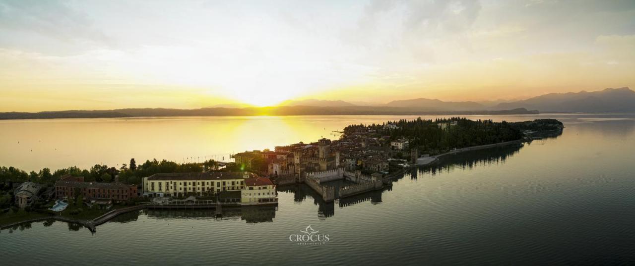 Crocus Apartments Sirmione Exteriör bild